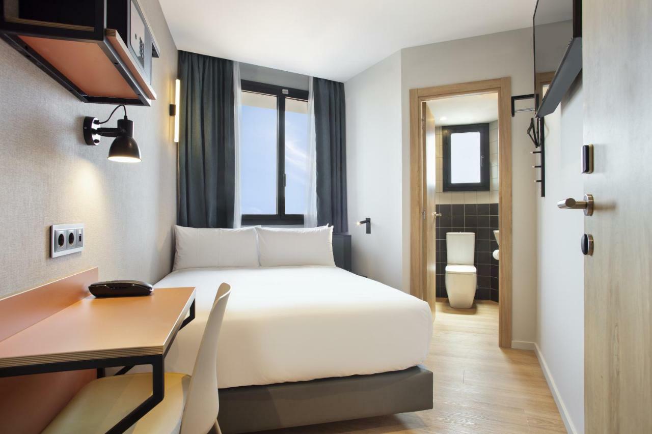 Small Double Room,838750130:JPEG