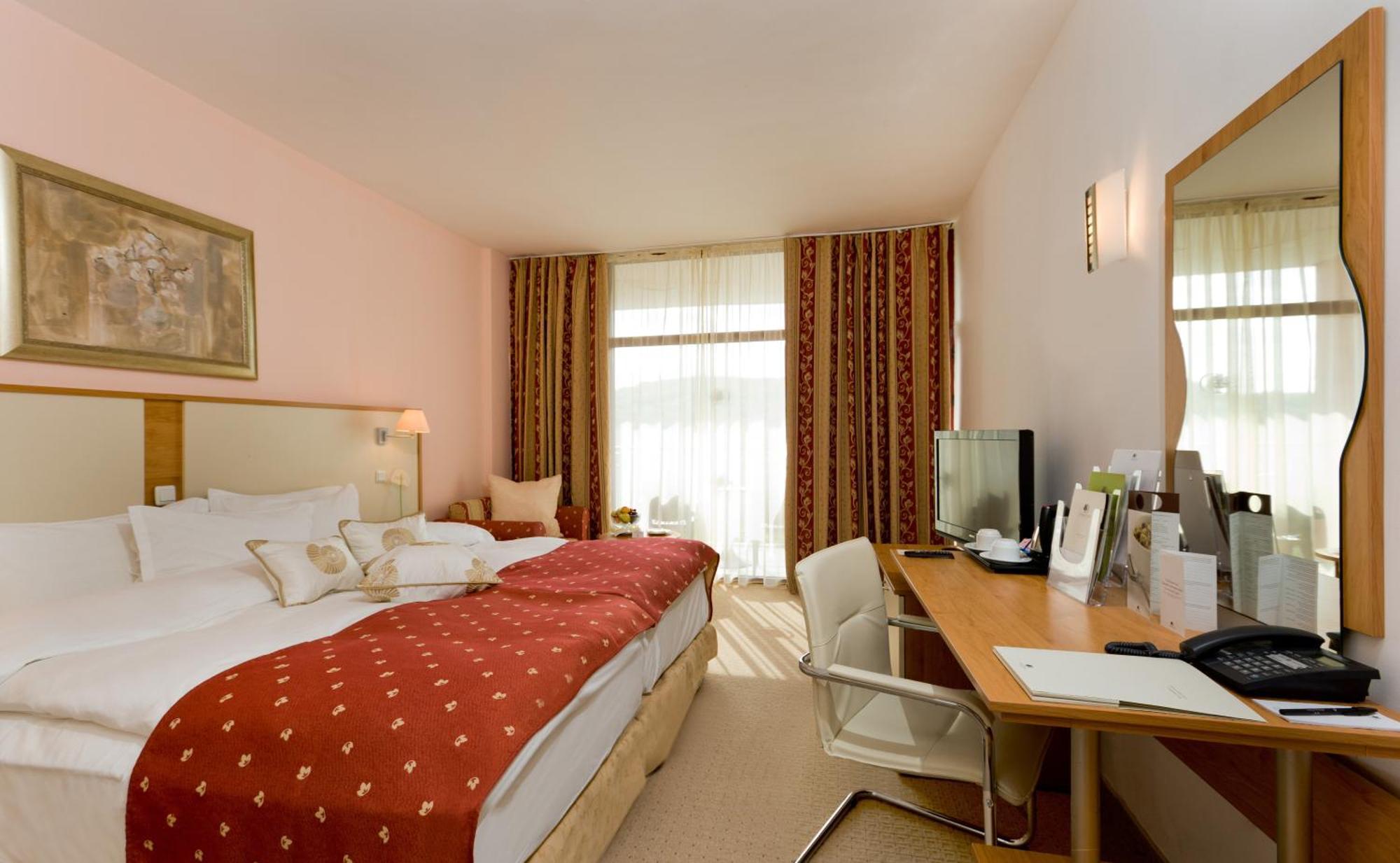 Doppelzimmer mit Gartenblick