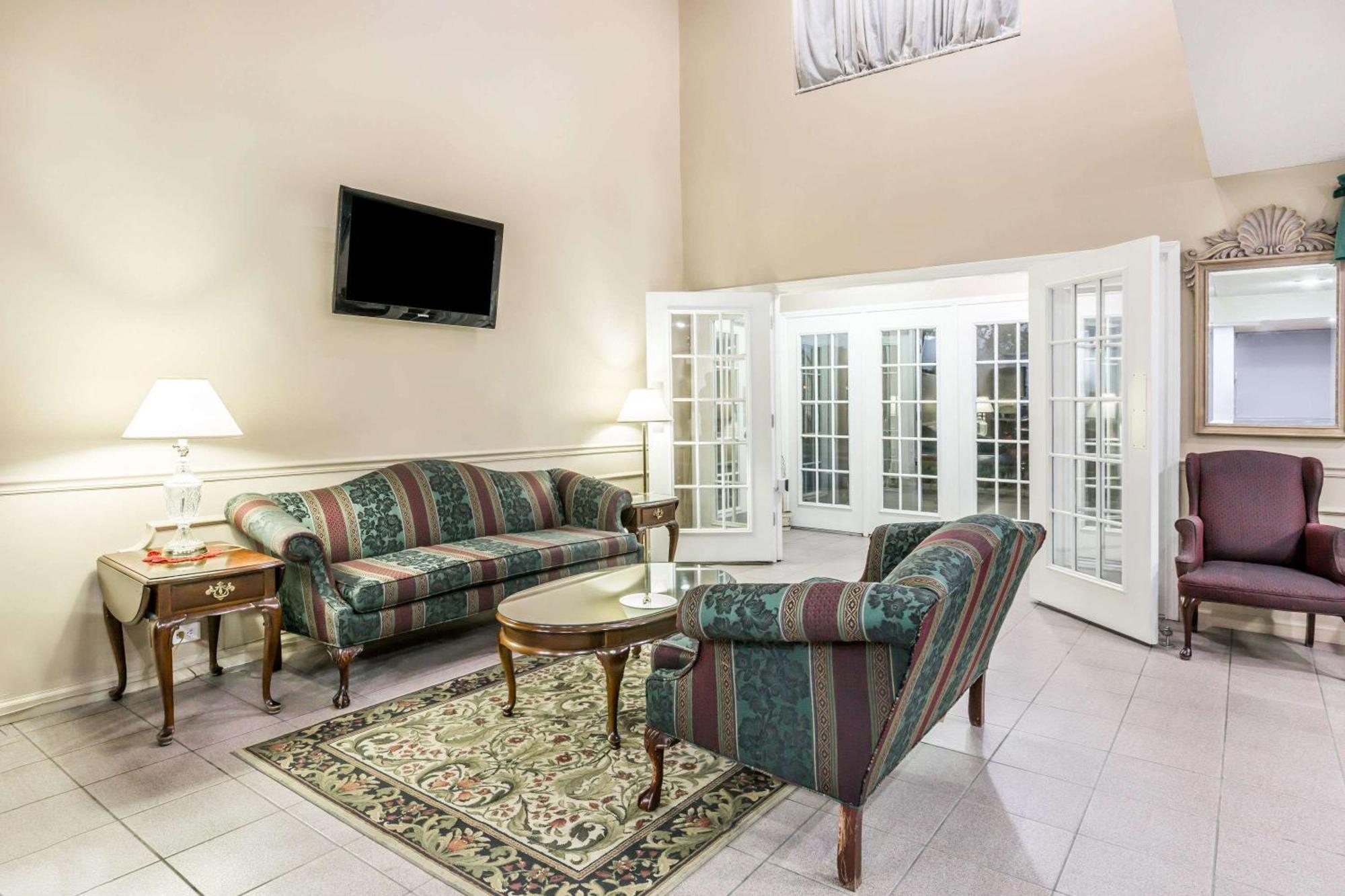 Double Room with Two Double Beds - Smoking
