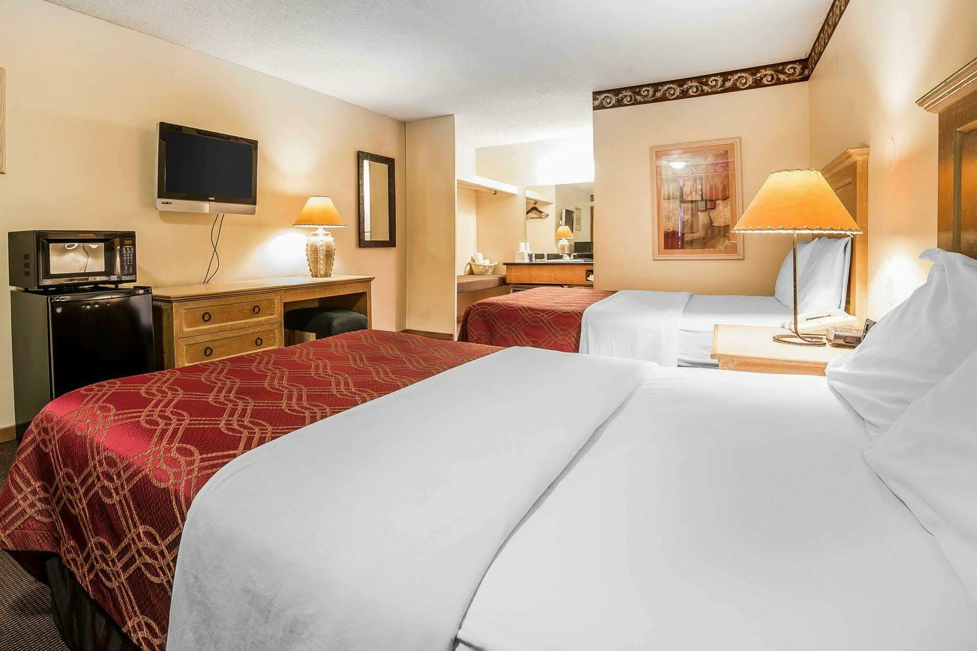 Superior Queen Room with Two Queen Beds - Non-Smoking