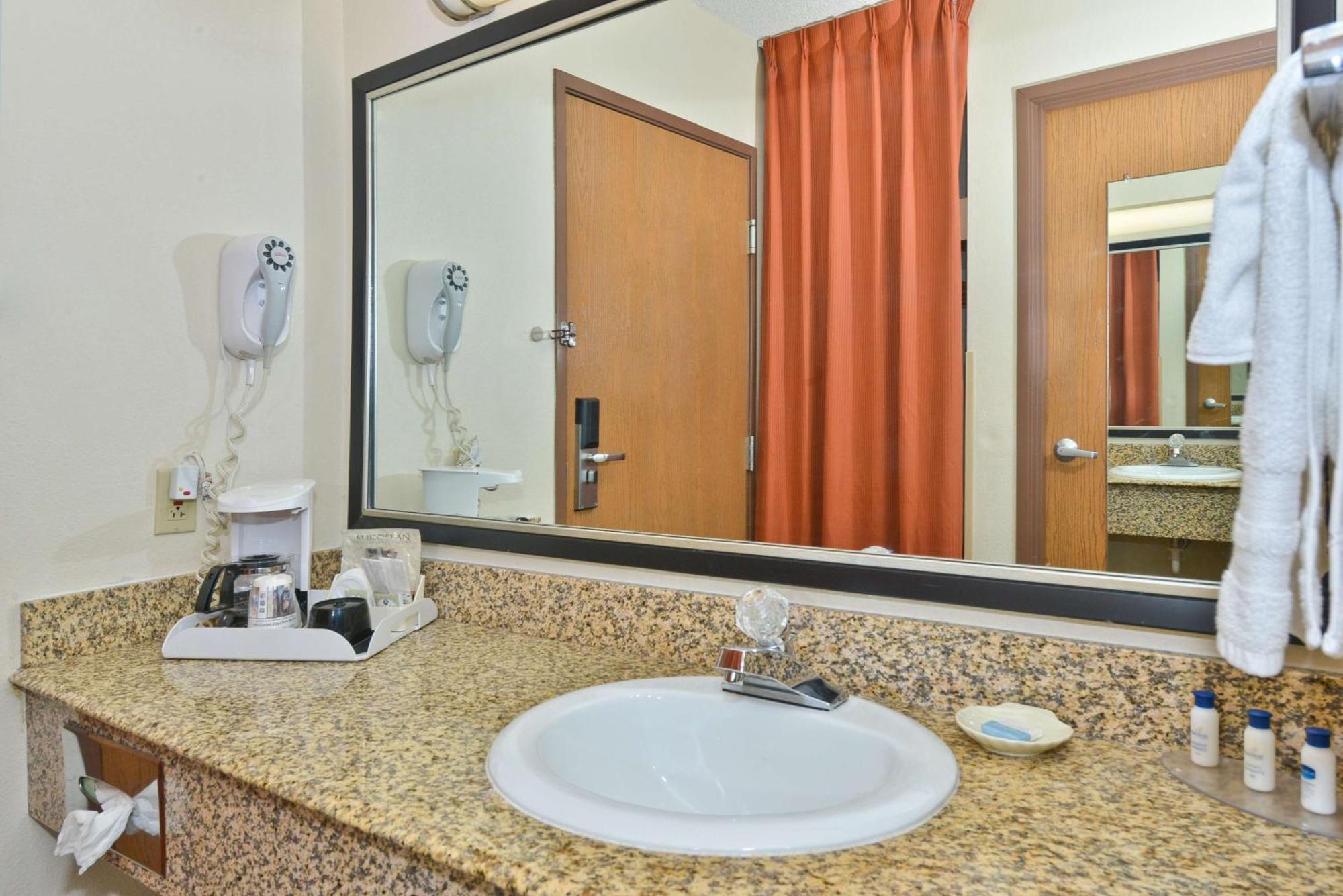 Double Room with Two Double Beds - Non Smoking