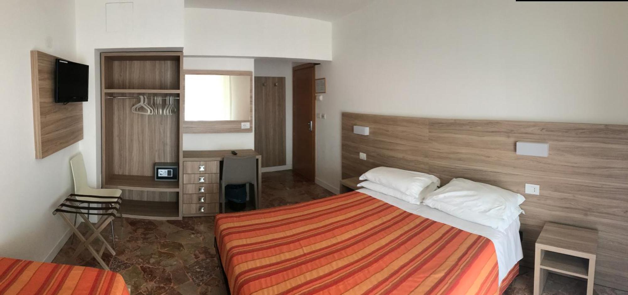 Doppel- oder Zweibettzimmer