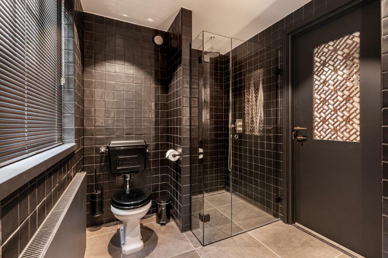 Double Room: The Woodworker,843346199:JPEG