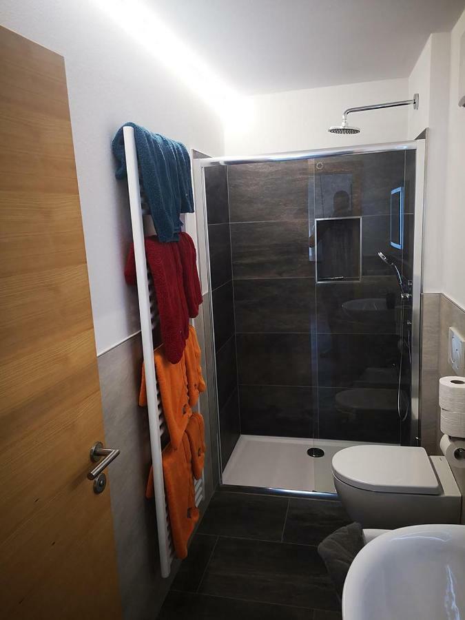 Apartment mit Balkon