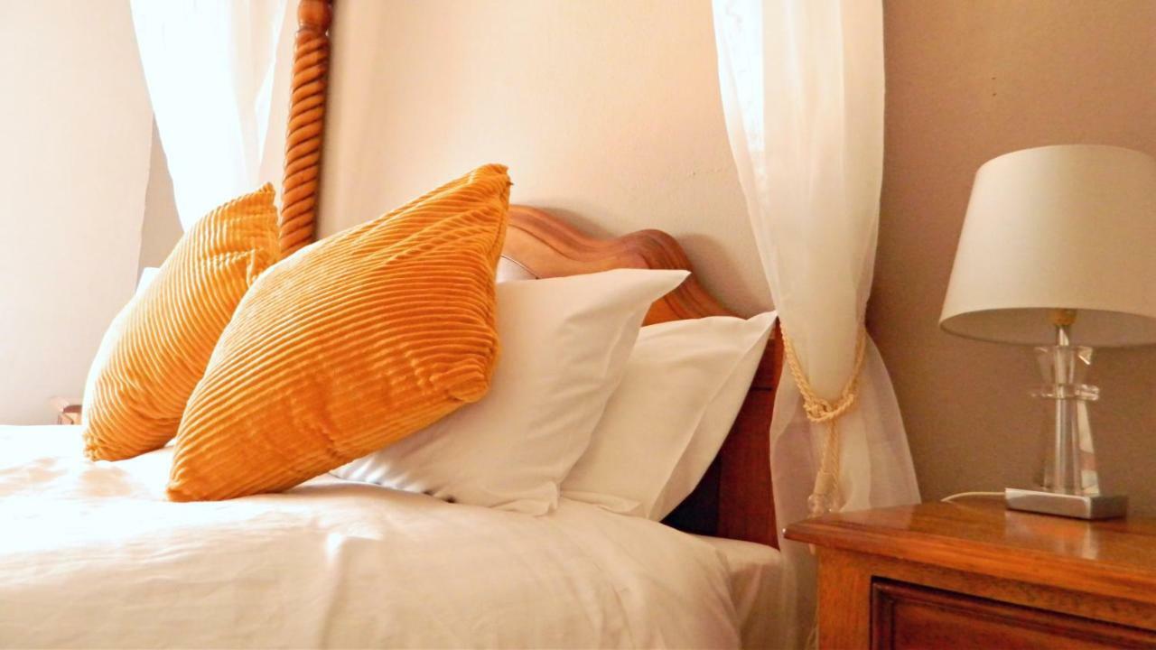 Room with Four-Poster Bed