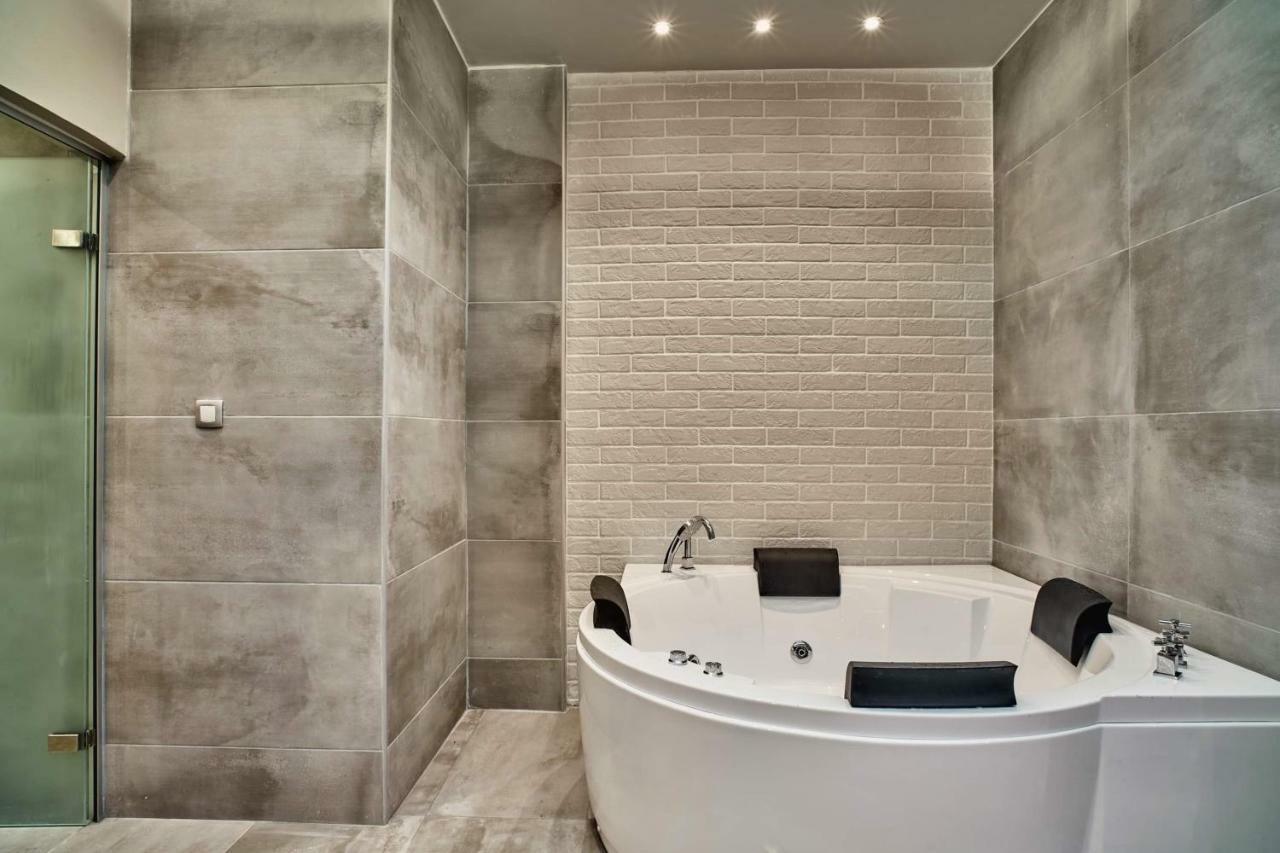Deluxe Double Room with Bath
