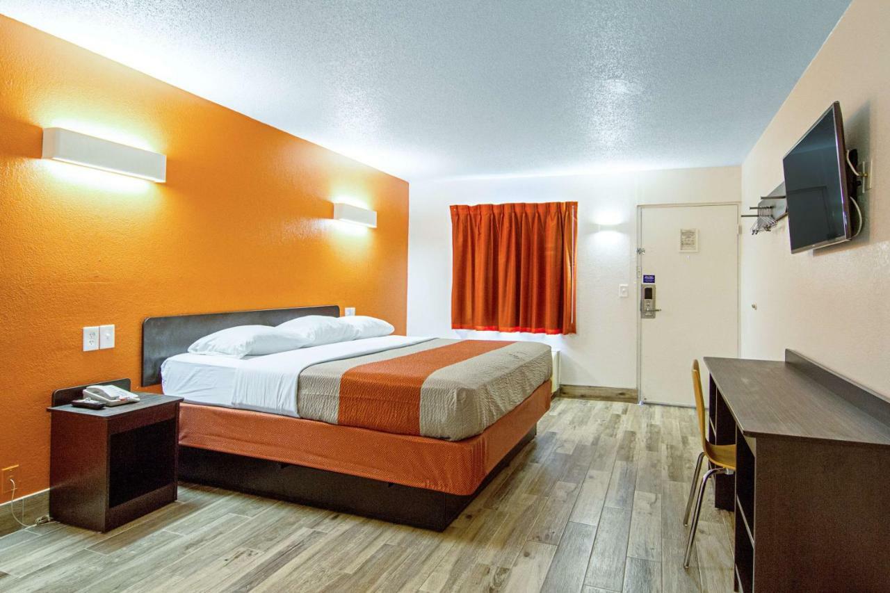 King Room Non-Smoking