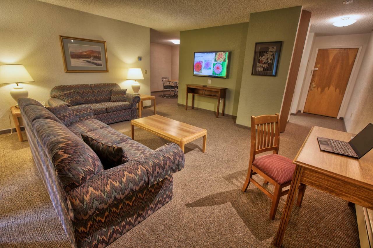 Deluxe 1 Bedroom Suite