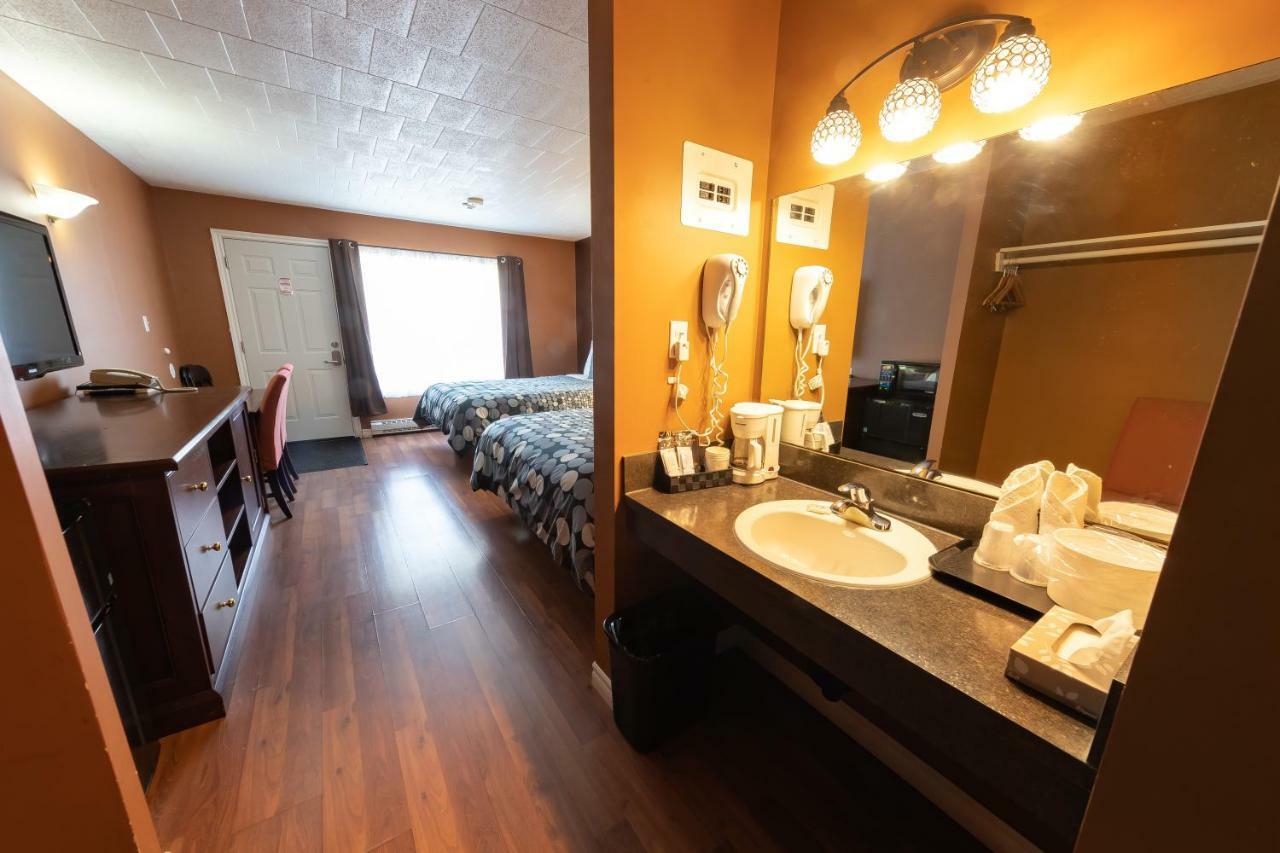 Two Queen Beds Suite,846672443:JPEG