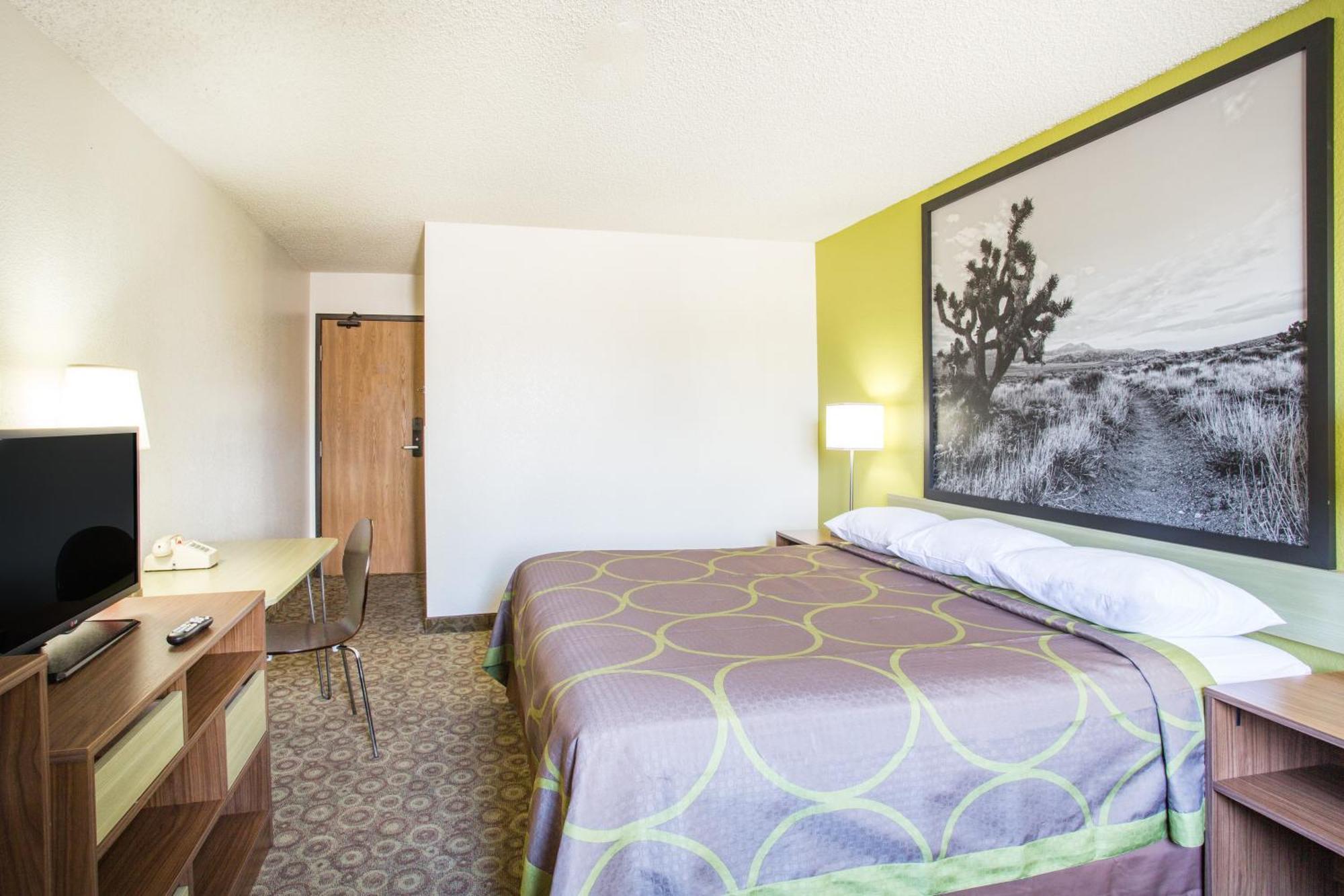 Deluxe King Suite