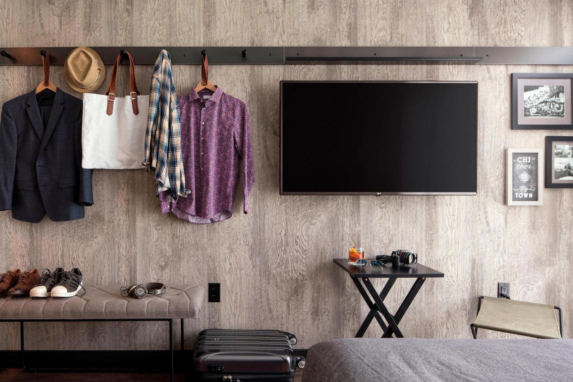 Habitación con cama grande y vistas a la ciudad - Adaptada para personas con discapacidad auditiva