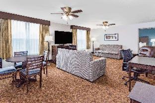 One-Bedroom King Suite - Non-Smoking