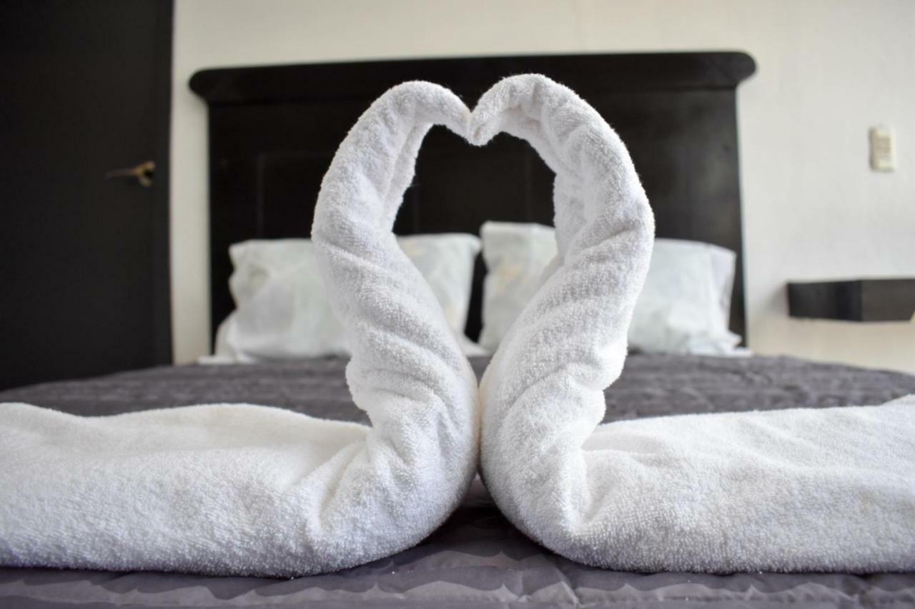 Suite Deluxe con bañera de hidromasaje y aire acondicionado