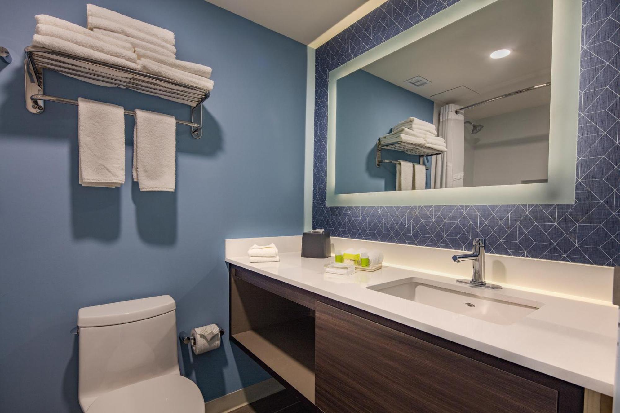One-Bedroom Suite with Two Queen Beds