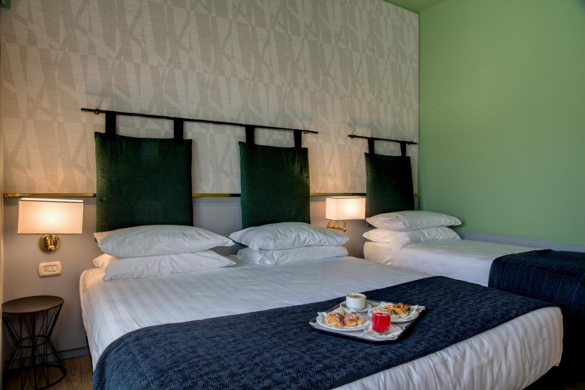 Chambre Lit Queen-Size Classique avec Lit Simple