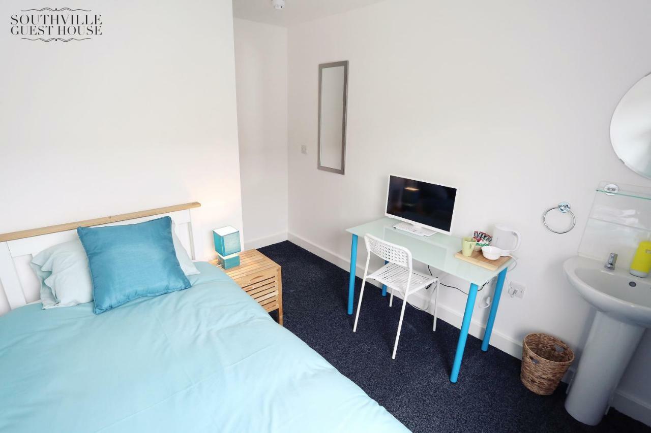 Single Room with Shared Bathroom