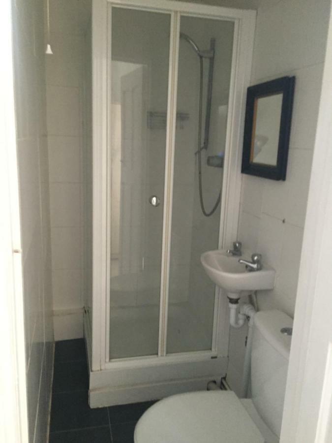 Deluxe Double Room Shower,853247975:JPEG