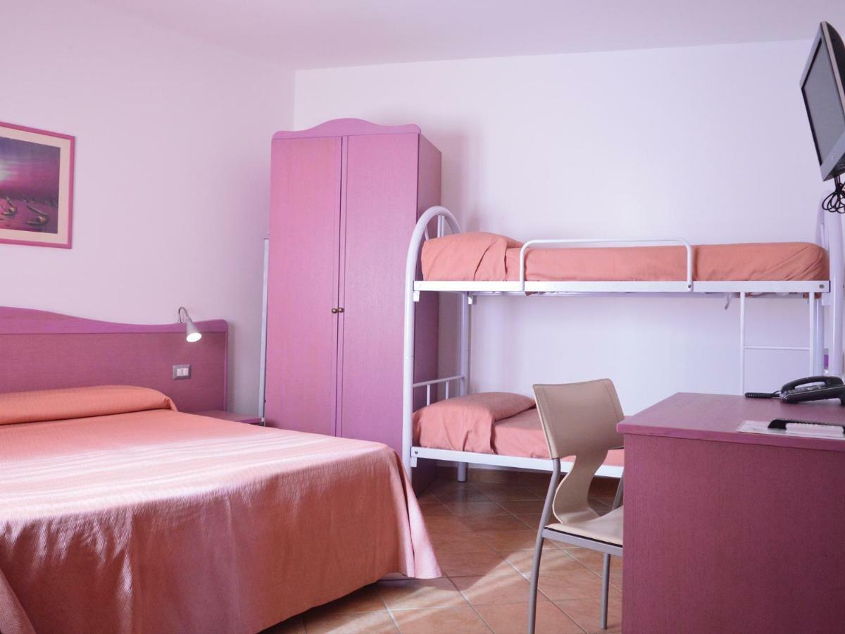 Comfort Triple Room