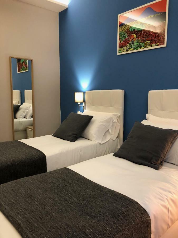Tweepersoonskamer met 1 of 2 Bedden en Gedeeltelijk Uitzicht op Zee