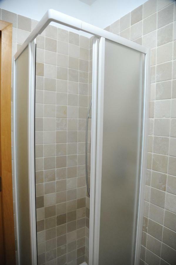 Single Room Private External Bathroom,860679572:JPEG