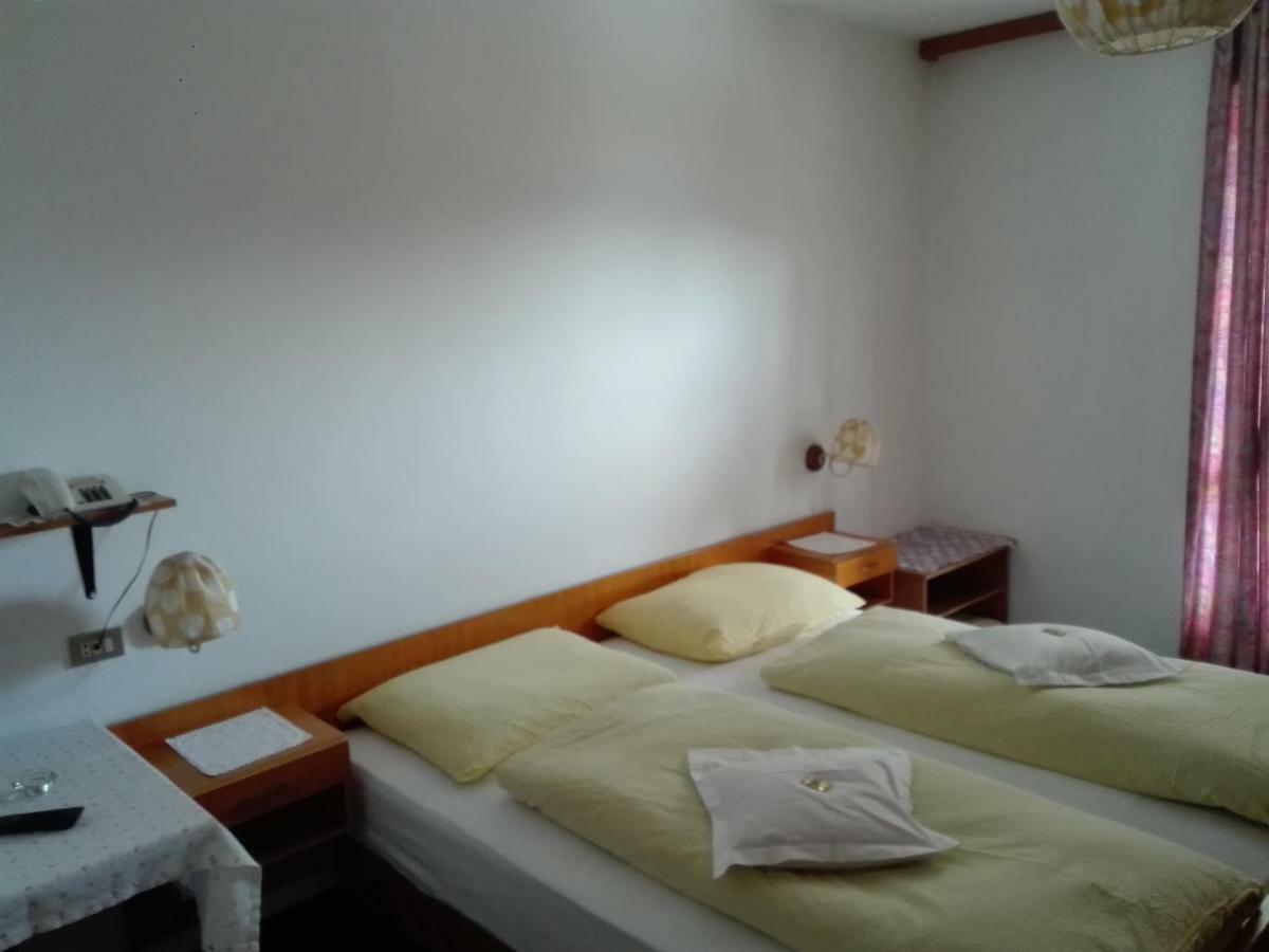 Single Room Balcony,860844200:JPEG