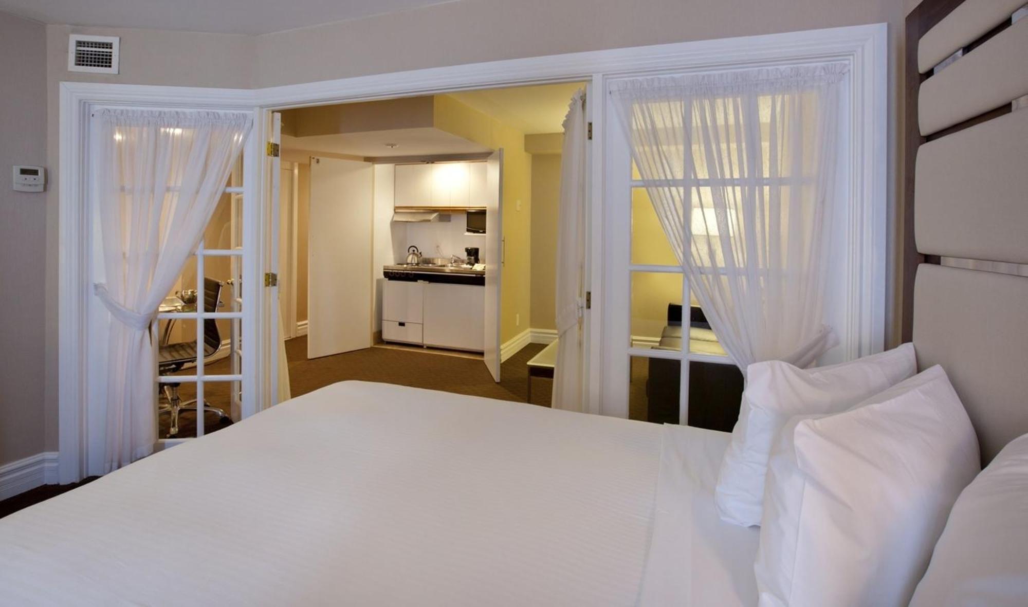 Executive Suite with 2 Double Beds,706828645:JPEG