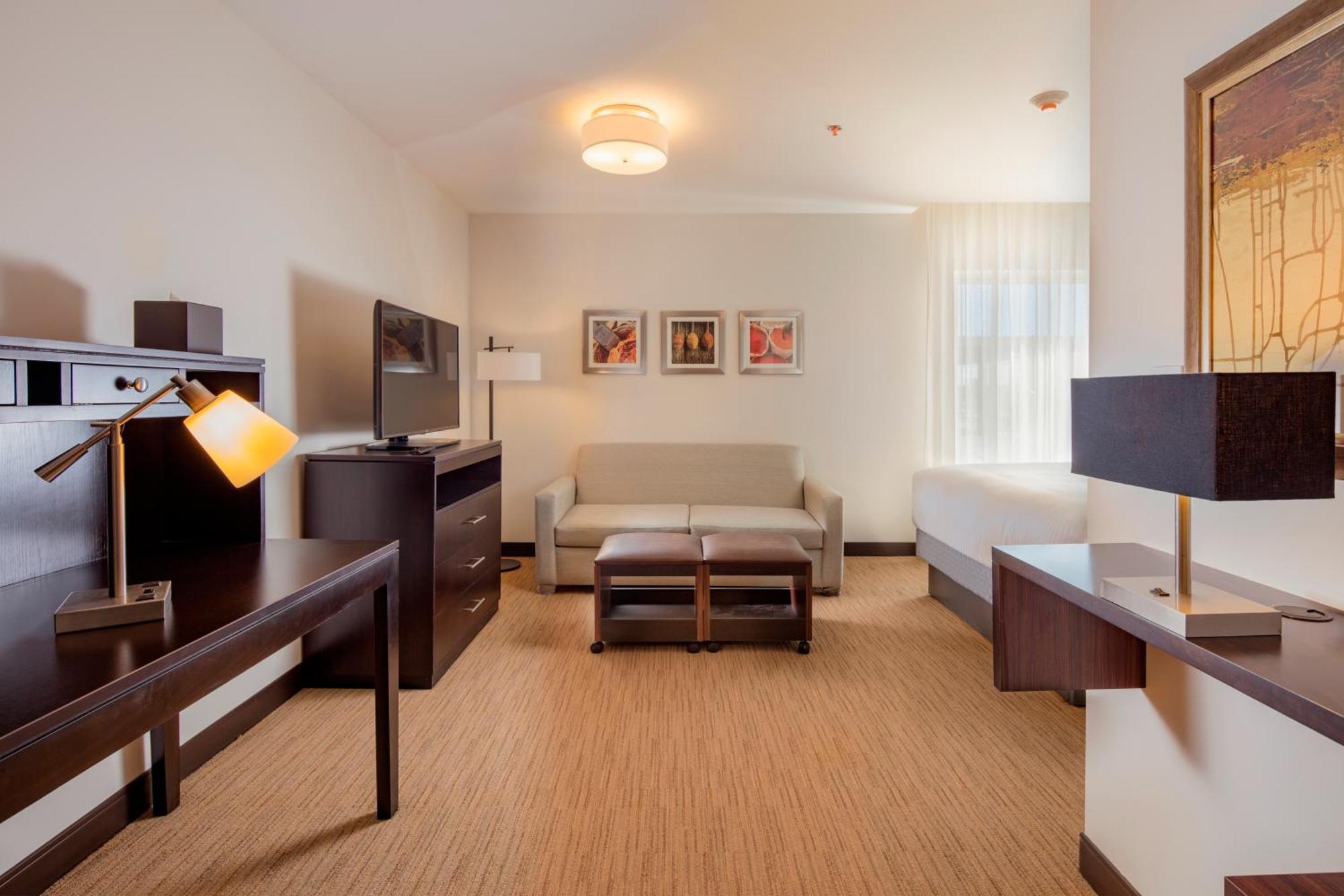 Studio Queen Suite