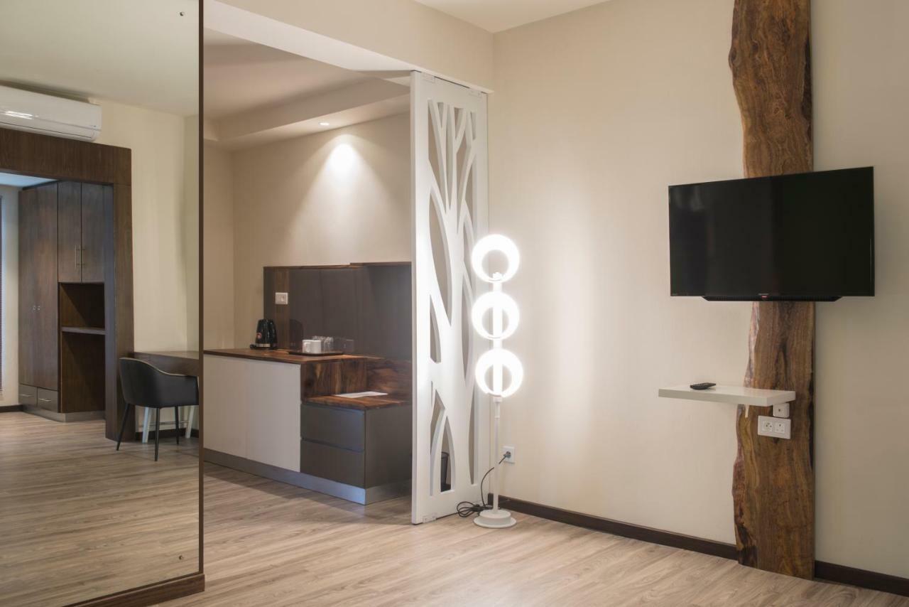 Deluxe Queen Suite