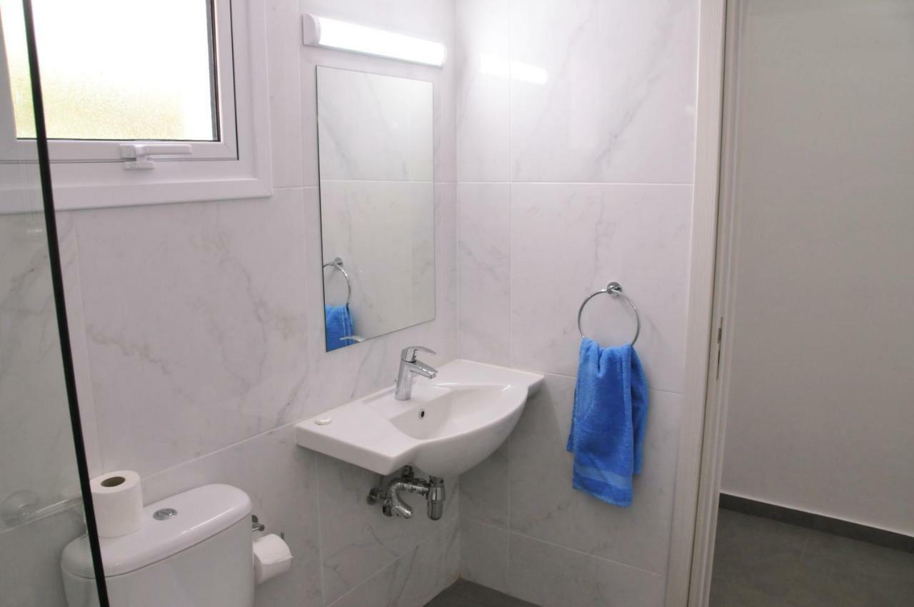 Deluxe One-Bedroom Apartment Pool View