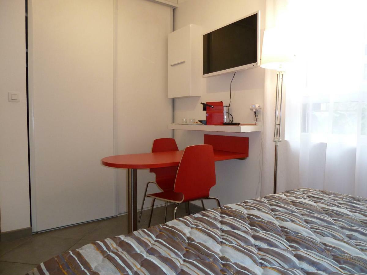Double Room with Pool View,867021743:JPEG