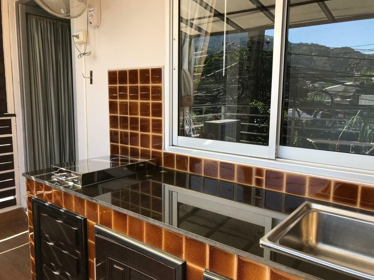Apartment Balcony,869213324:JPEG