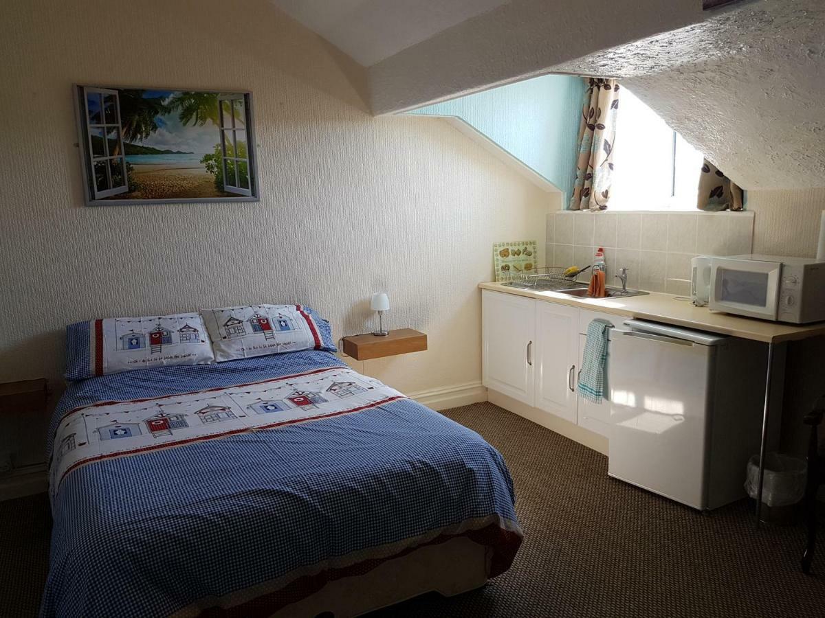 Deluxe Double Room Bath,1054346659:JPEG