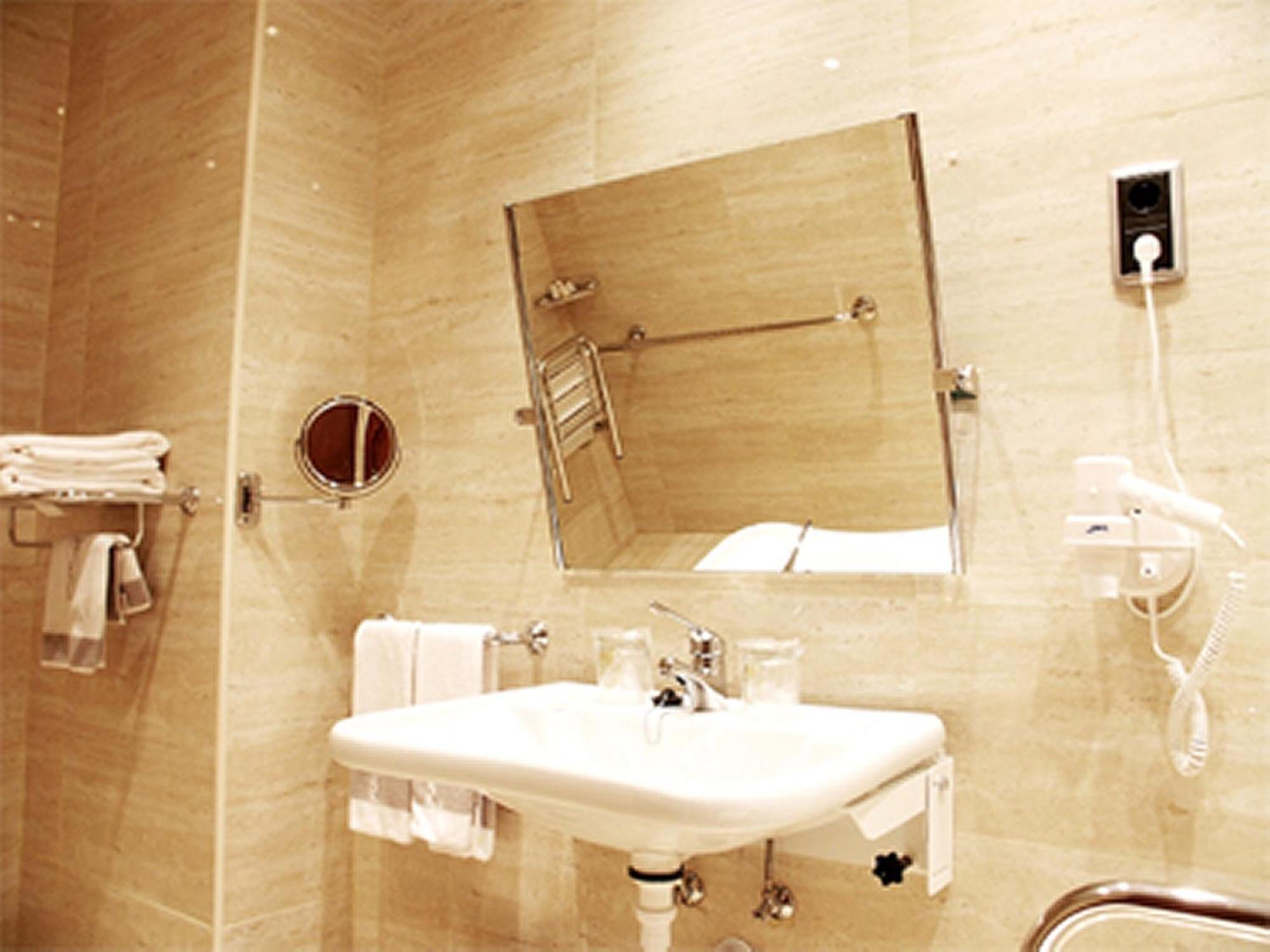 Double or Twin Room - Disabled Access
