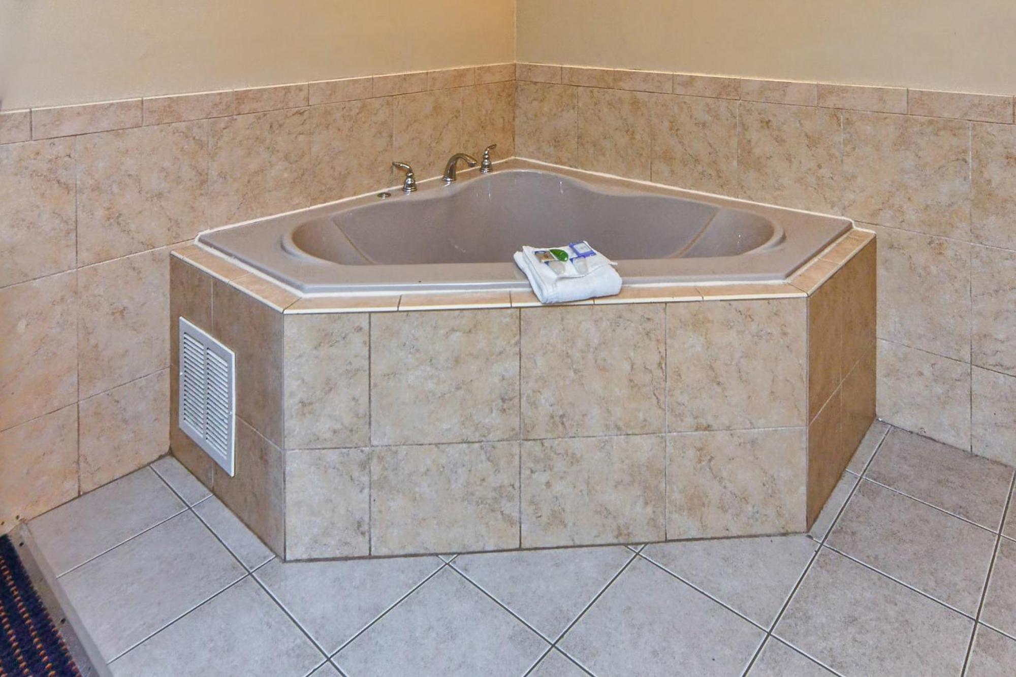 King Room with Spa Bath