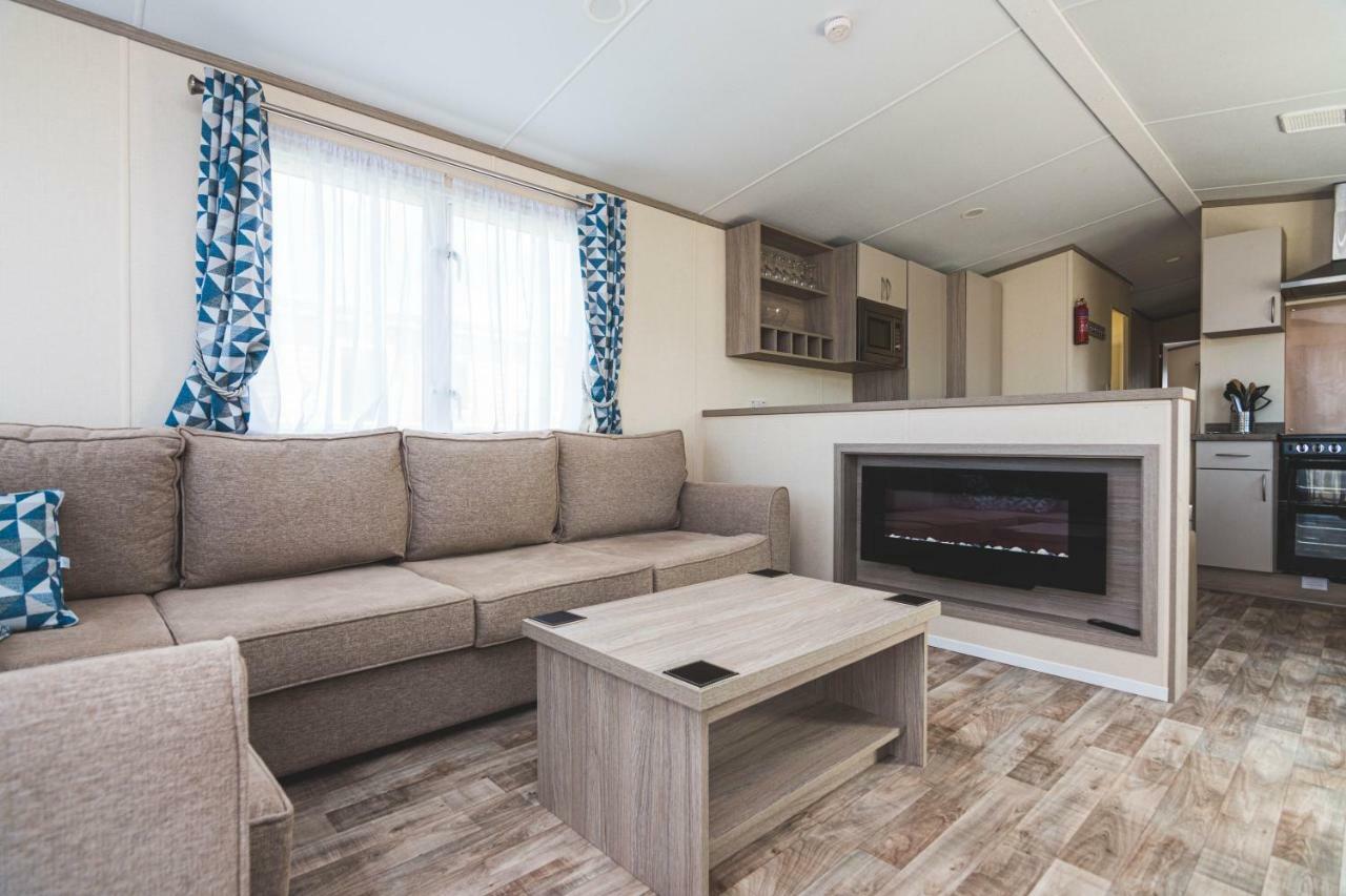 6 Berth Super Deluxe Mobile Home