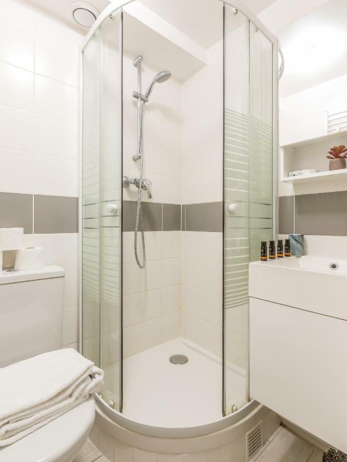 5A 1-bedroom upper floor no elevator