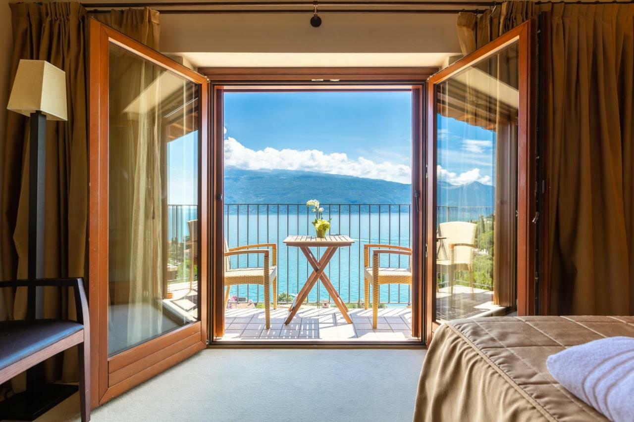 Junior Suite with Lake View