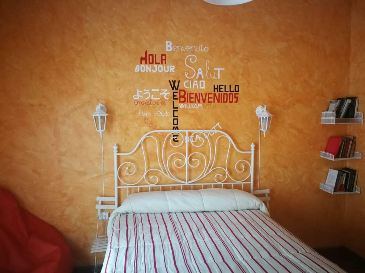 Zimmer mit Queensize-Bett und Gemeinschaftsbad
