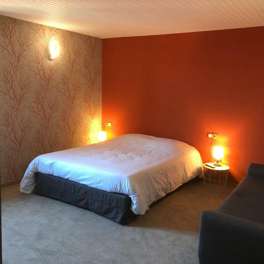 Deluxe Room (2 Adults + 1 Child)