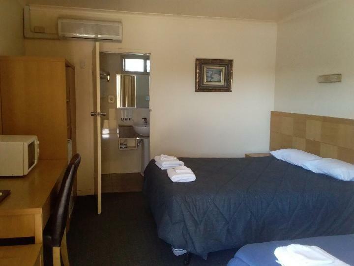 Standard Twin Room Pet Friendly