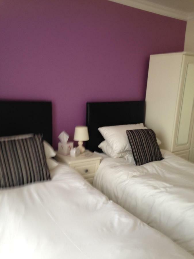 Double or Twin Room with Shower