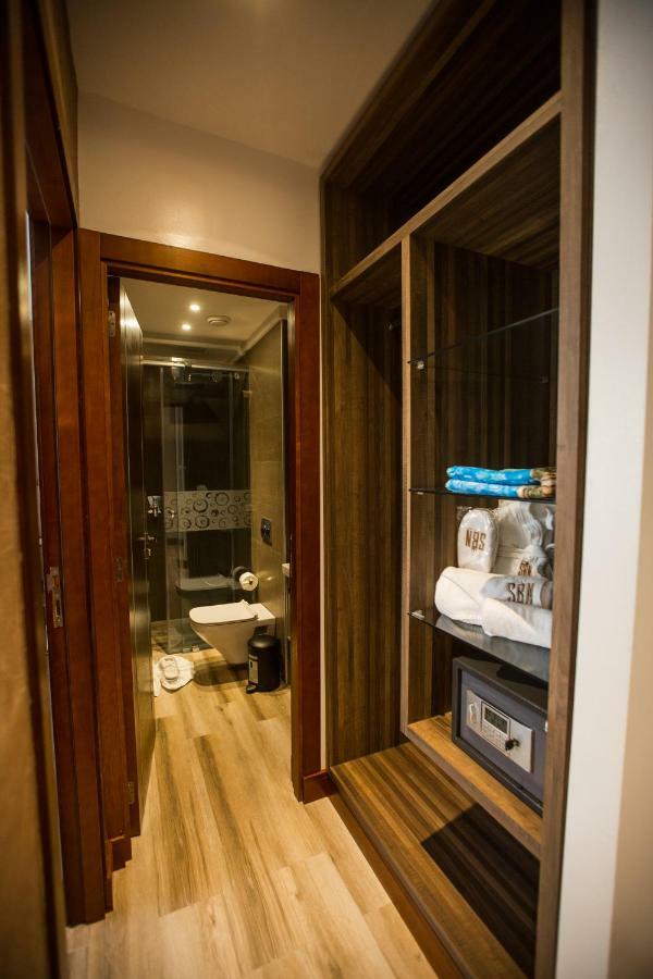 Standard Suite,910896253:JPEG