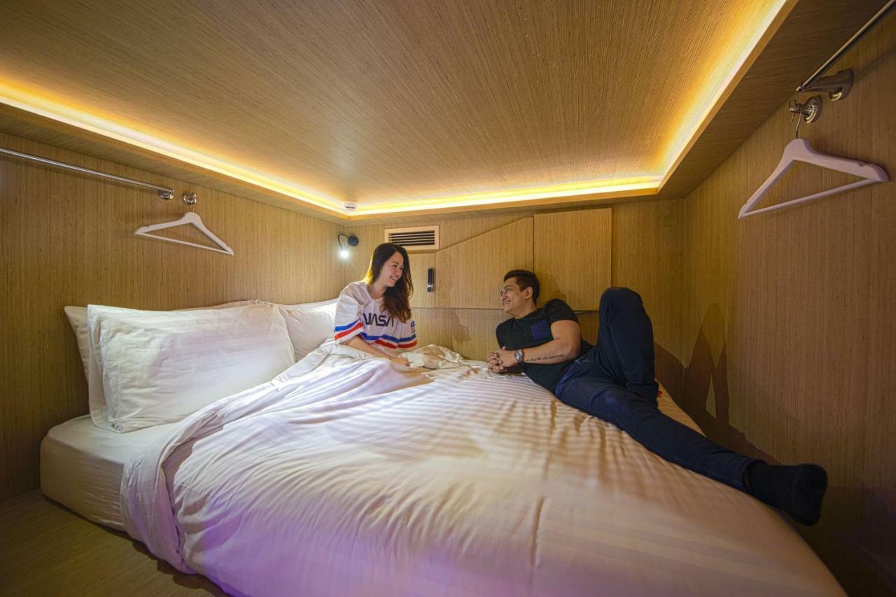 Capsule Lit Queen-Size dans Dortoir Mixte