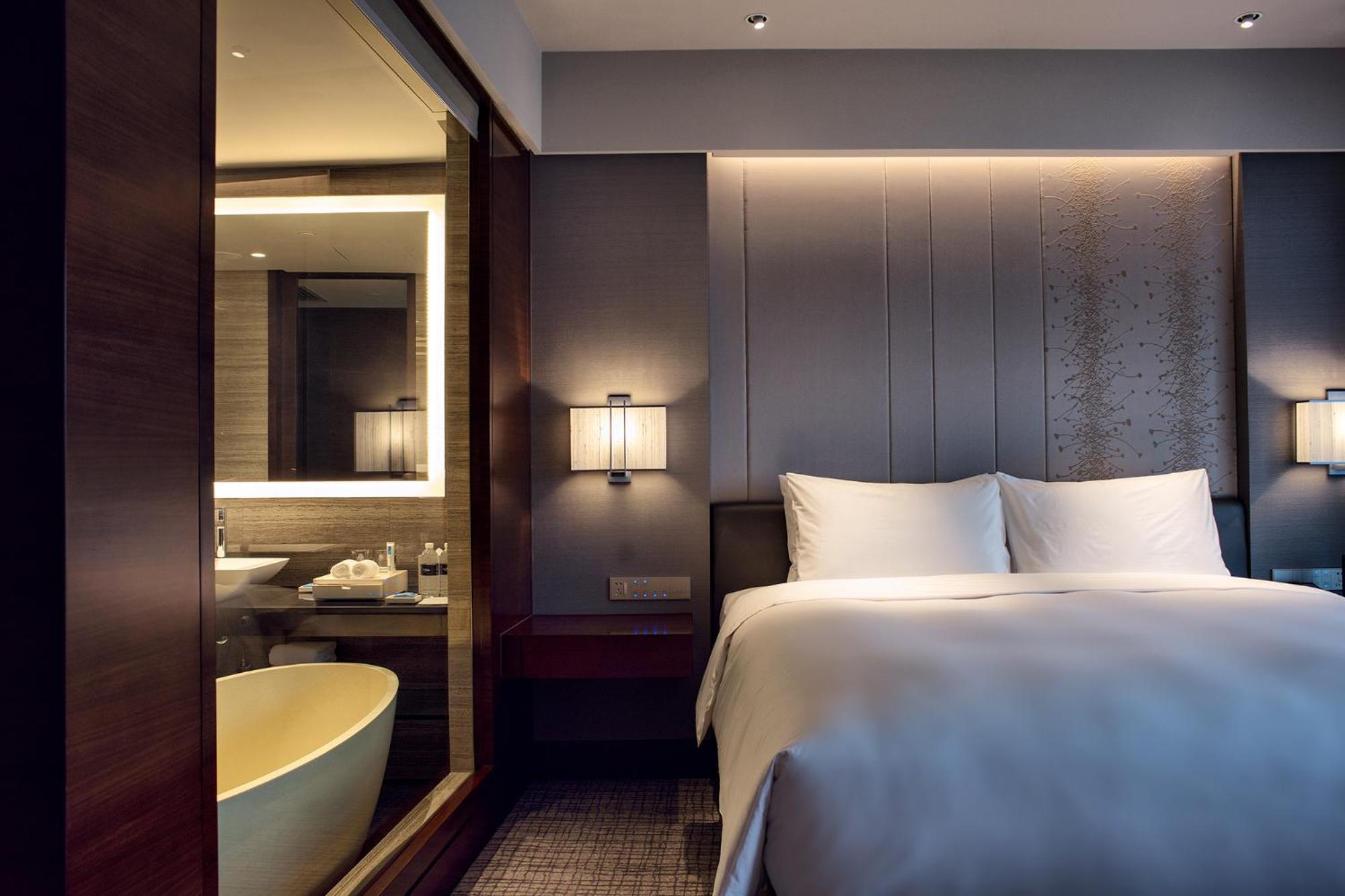 Club Deluxe King Room