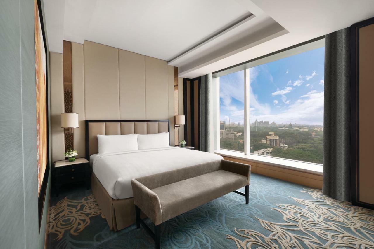 Premier Suite King - Horizon Club Lounge access with suite/club rooms: Includes buffet breakfast, afternoon tea, evening cocktails (6–8 PM), soft beverages, 1 suit pressing & 2 hrs boardroom use per stay,1098126393:JPEG