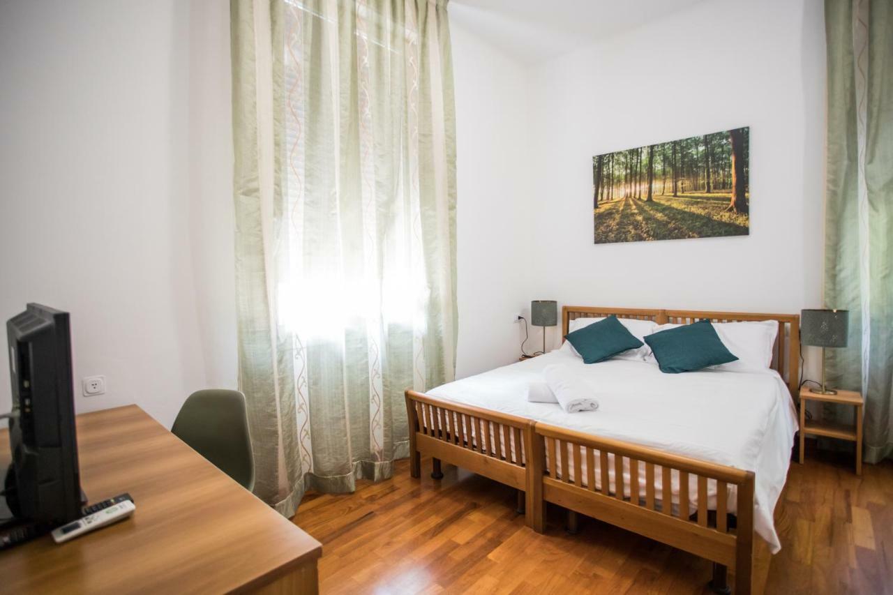 Doppel-/Zweibettzimmer mit eigenem Bad