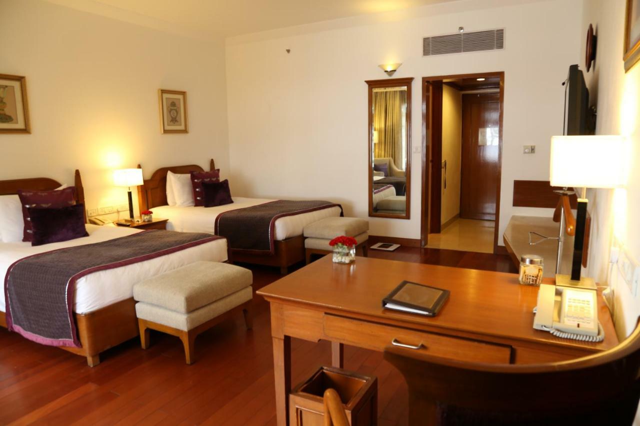 Executive Double or Twin Room Residency Tower on spa food beverages complimentary evening tea entertainment,909334354:JPEG