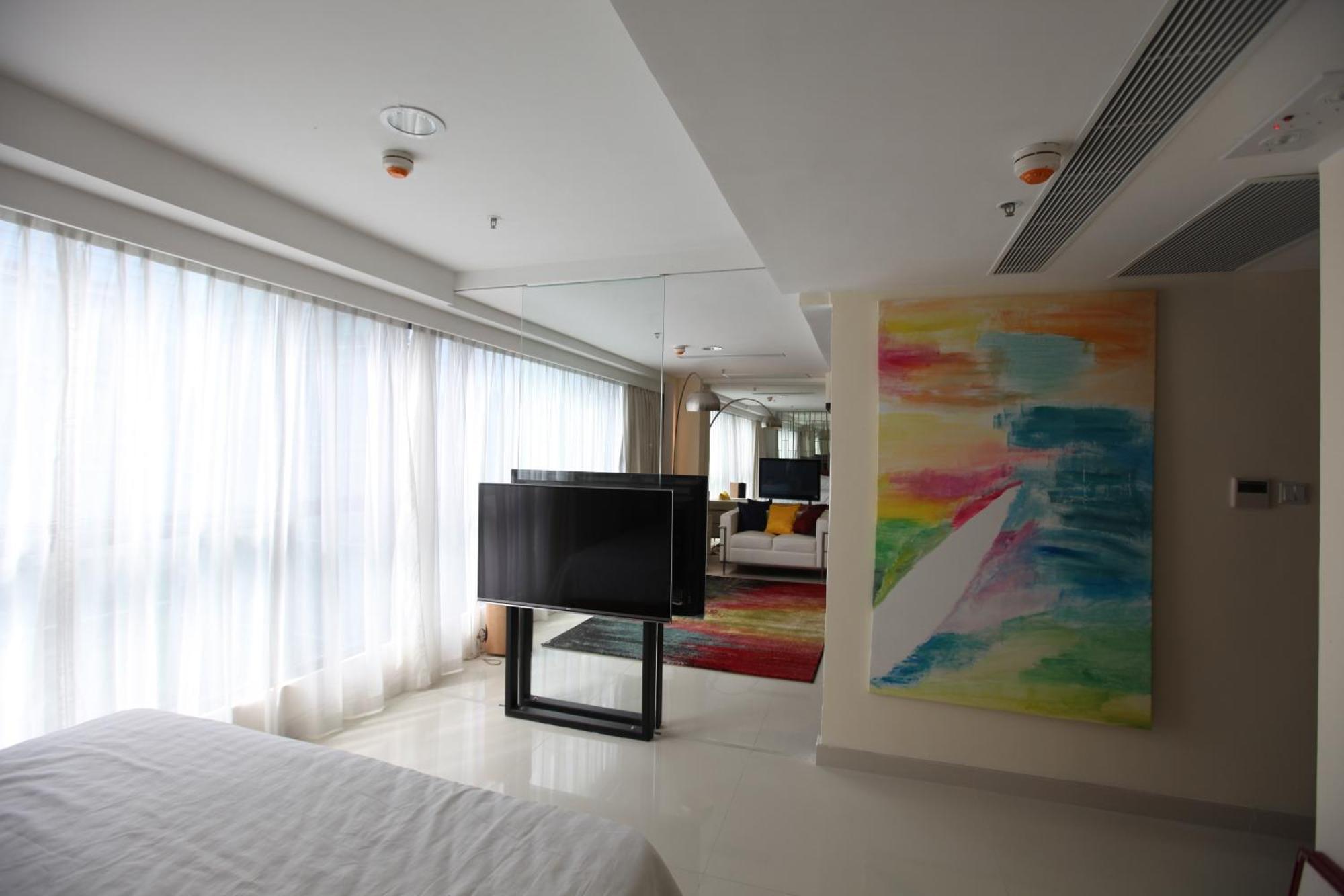 Penthouse Apartment Side Harbour View