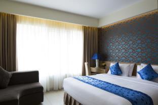 Deluxe Double Room Pool View