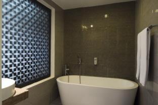 Deluxe Double Room Pool View